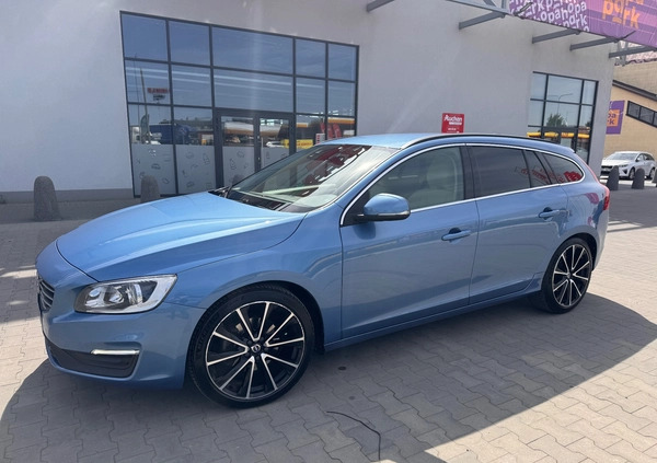 Volvo V60 cena 52900 przebieg: 194402, rok produkcji 2016 z Ciechanów małe 704